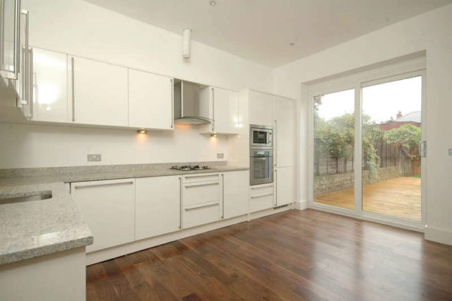  Image of 3 bedroom Flat to rent in Alexandra Road London N8 at Crouch End Borders London Turnpike Lane, N8 0PP